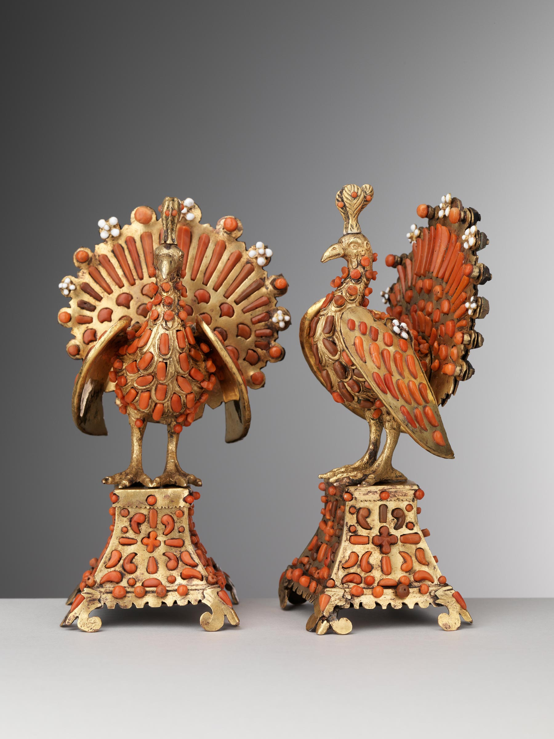 Trapani coral workshops - Pair of peacocks