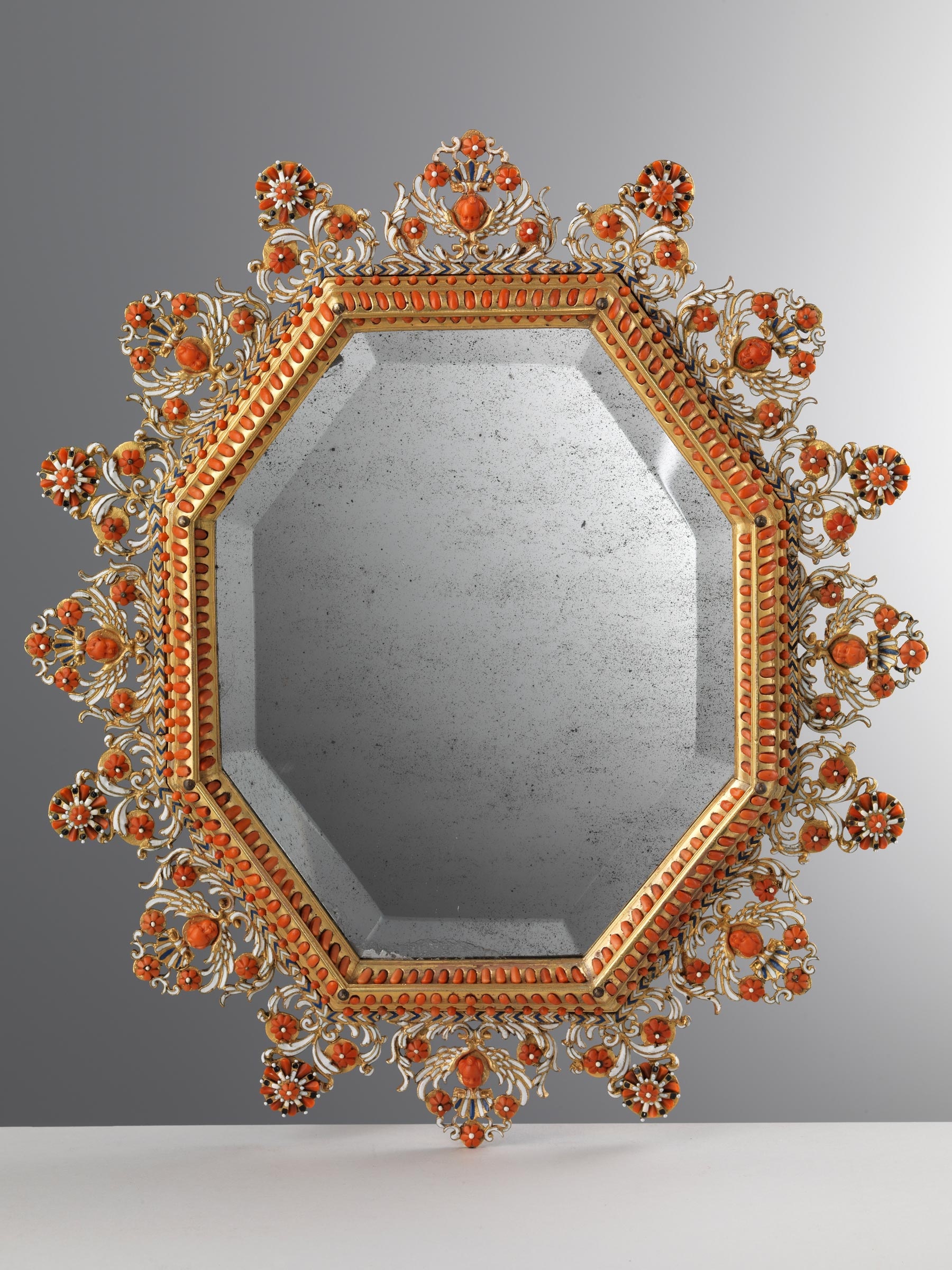 Trapani coral workshops - Frame with mirror